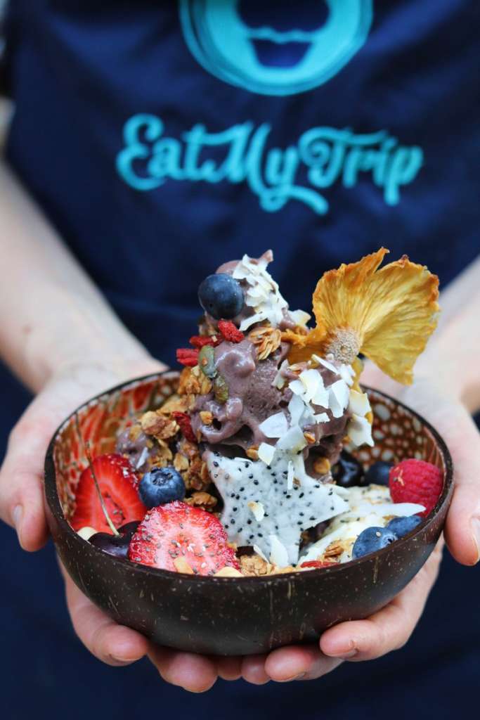 Healthy Smoothie bowl by EatMyTrip - Brunch & Bakery Barcelona